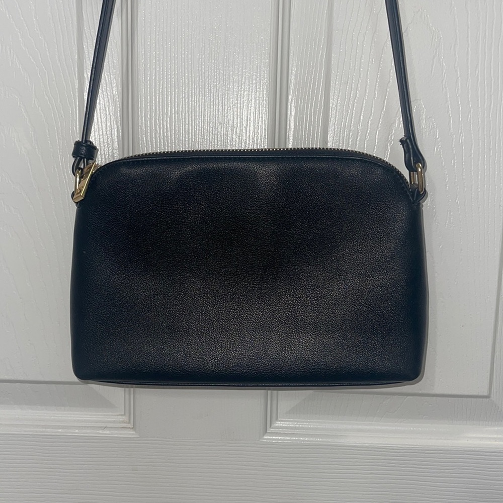 SIMPLE BLACK PURSE